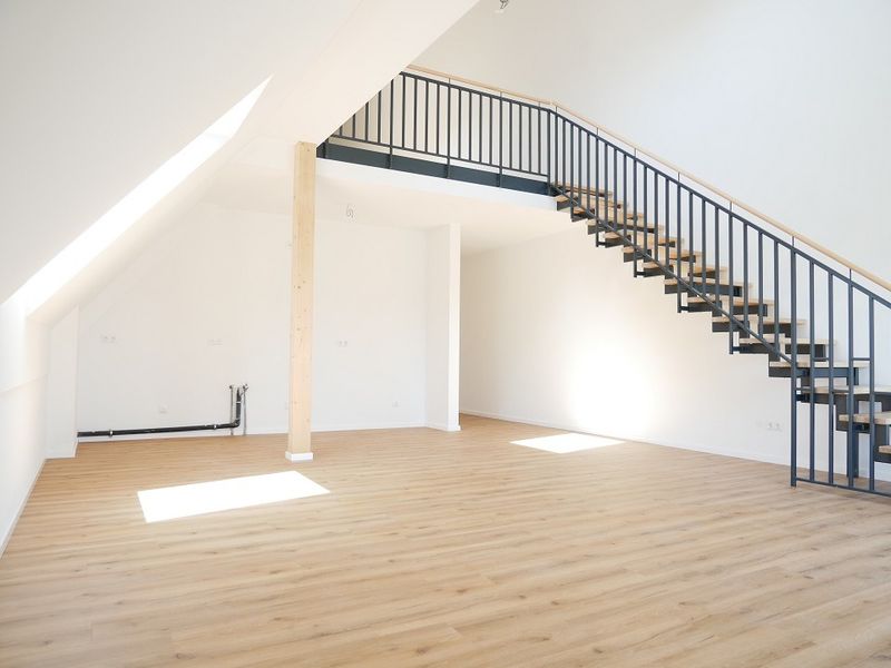 *NEUBAU ERSTBEZUG* Traumhafte 2,5 ZKB DG-Galeriewohnung in Eurasburg
